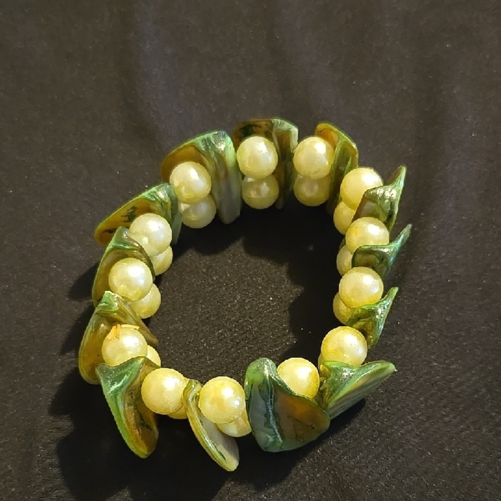 Green Shell Bracelet - image 2